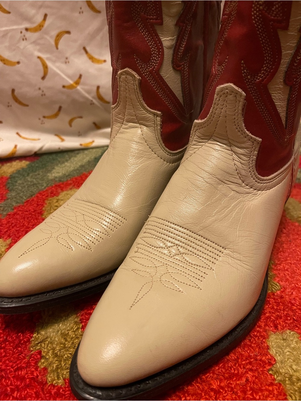 Laredo Vintage Red and White Cowboy Cowgirl Boots - Picture 4 of 4